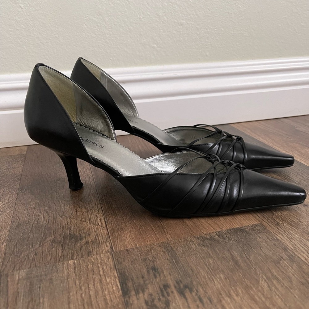 BCBG Black Heels sz 7.5 - Picture 2 of 4